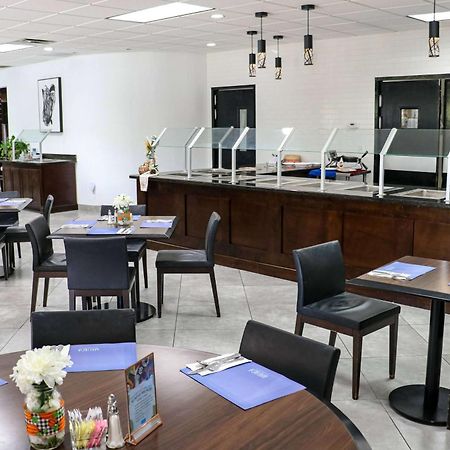 מלון Ramada By Wyndham דל ריו מראה חיצוני תמונה