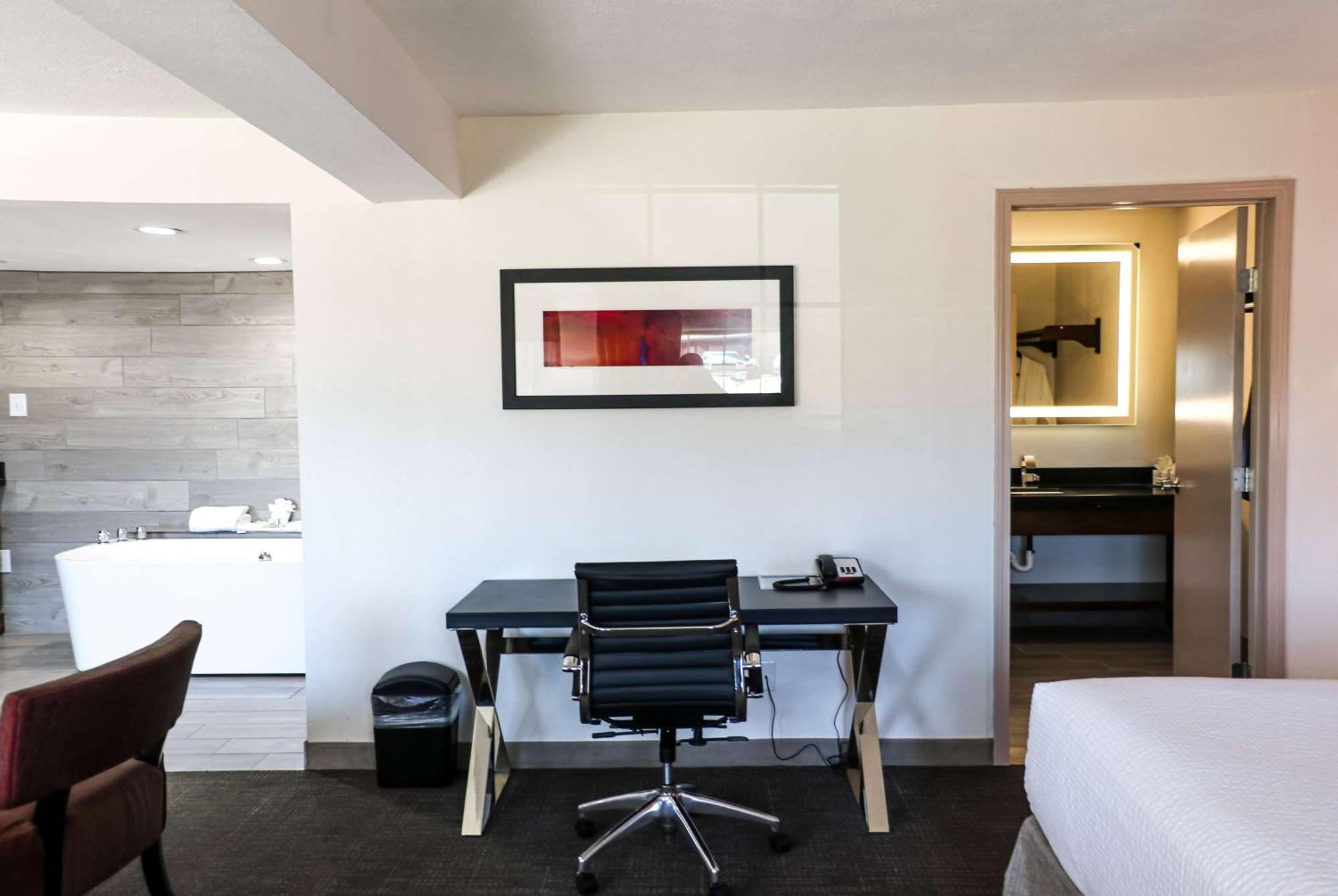 מלון Ramada By Wyndham דל ריו מראה חיצוני תמונה