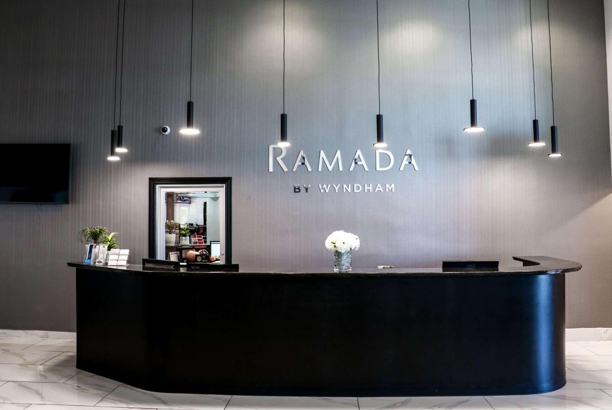 מלון Ramada By Wyndham דל ריו מראה חיצוני תמונה